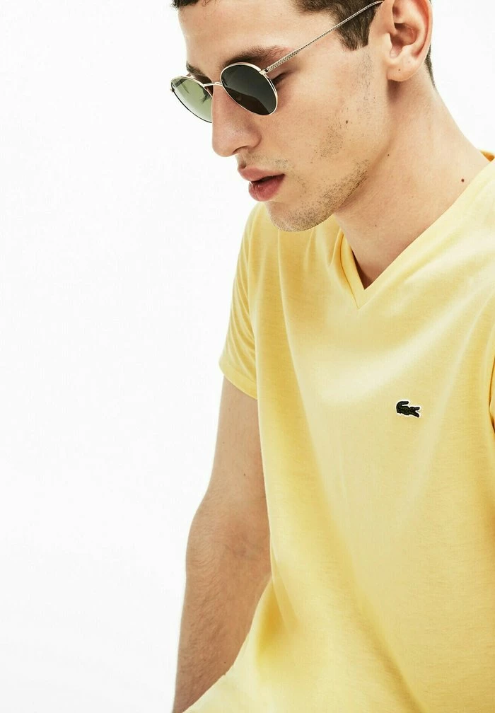 Lacoste T-shirt Basique - Jaune 3 Lacoste T-shirt Basique - Jaune – Image 3