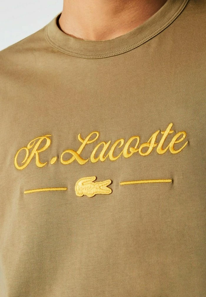 Lacoste T-shirt Imprimé - Vert Kaki 4 Lacoste T-shirt Imprimé - Vert Kaki – Image 4