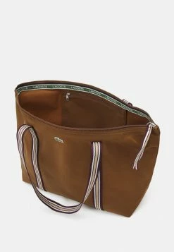 Lacoste Cabas - Konic -Lacoste Soldes Magasin b89ca265a46543bc85b9ab469128d06f