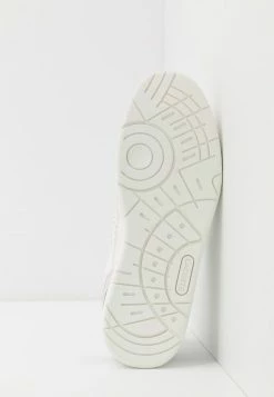 Lacoste T-CLIP - Baskets Basses - Offwhite -Lacoste Soldes Magasin be26bf6de4ed49e2af745ff5f27b18bf