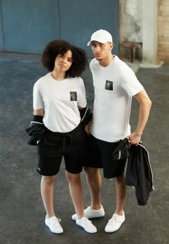 Lacoste POLAROID UNISEX - T-shirt Imprimé - White -Lacoste Soldes Magasin c0b4d7a6aaeb4c44abe04b670910b8ae