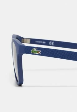 Lacoste UNISEX - Lunettes De Soleil - Matte Dark Blue -Lacoste Soldes Magasin c156aa90ed8d491384af6a1f435df9ad