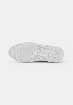 Lacoste Baskets Basses - White/offwhite -Lacoste Soldes Magasin c76f4c2d0f124835b5b06b8ed27297ca