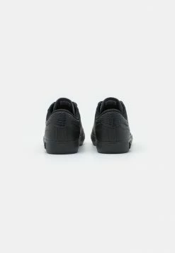 Lacoste POWERCOURT - Baskets Basses - Black -Lacoste Soldes Magasin c92e5da283474e0f9b672e912682bb50