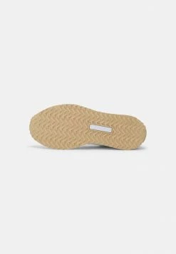 Lacoste COURT PACE - Baskets Basses - White/off White -Lacoste Soldes Magasin d35b202f1c5944fe9bb529a242001264