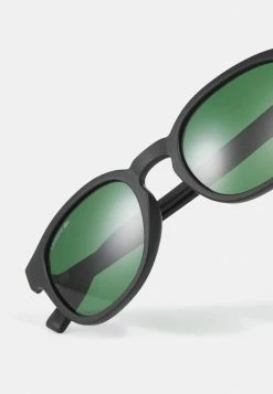 Lacoste UNISEX - Lunettes De Soleil - Matte Black -Lacoste Soldes Magasin d9be88381ebe4851a785438d56fbf858