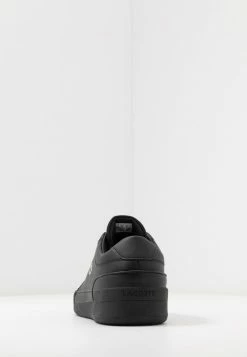 Lacoste Baskets Basses - Black -Lacoste Soldes Magasin debf8634ad4843b38b6bc12c4606b942
