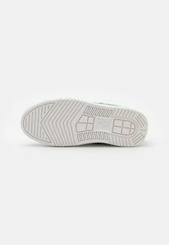 Lacoste Baskets Basses - Turquoise/purple -Lacoste Soldes Magasin e4c9549fbf234513bb1d94378add9489