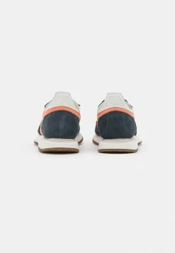 Lacoste MATCH BREAK - Baskets Basses - Pink/offwhite -Lacoste Soldes Magasin e572692d07104fd6949de6ab09bb179d