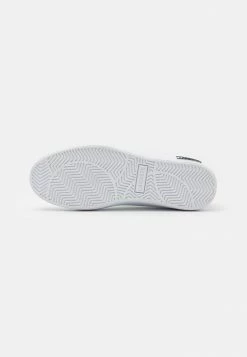 Lacoste POWERCOURT - Baskets Basses - White/dark Green 10 Lacoste POWERCOURT - Baskets Basses - White/dark Green -Lacoste Soldes Magasin e5b64b7f85ad4ffdab9d35c38a0a51c3