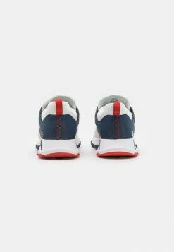 Lacoste Baskets Basses - White/navy/red -Lacoste Soldes Magasin faceb4d61f98416ba16db353ea424831