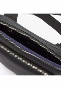Lacoste Sac Bandoulière - Noir -Lacoste Soldes Magasin faf65bebf3d346f5954a766a046ffcef