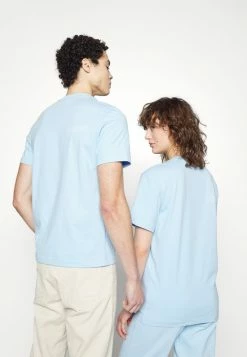 Lacoste EXCLUSIVE UNISEX GUEOE - T-shirt Imprimé - Light Blue -Lacoste Soldes Magasin fe1939eb5fff4274b5f45678da0a2a57